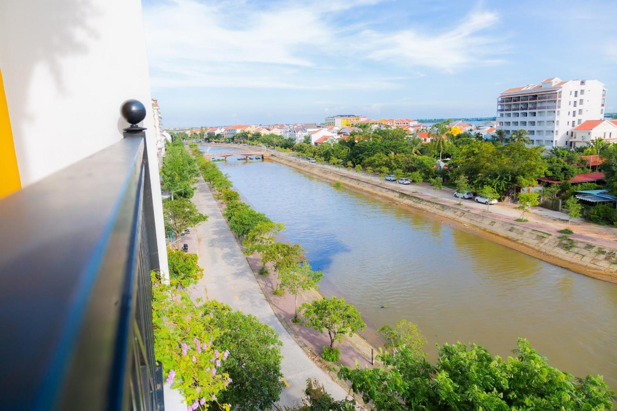 Royal Riverside Hoi An Hotel & Spa Eksteriør billede