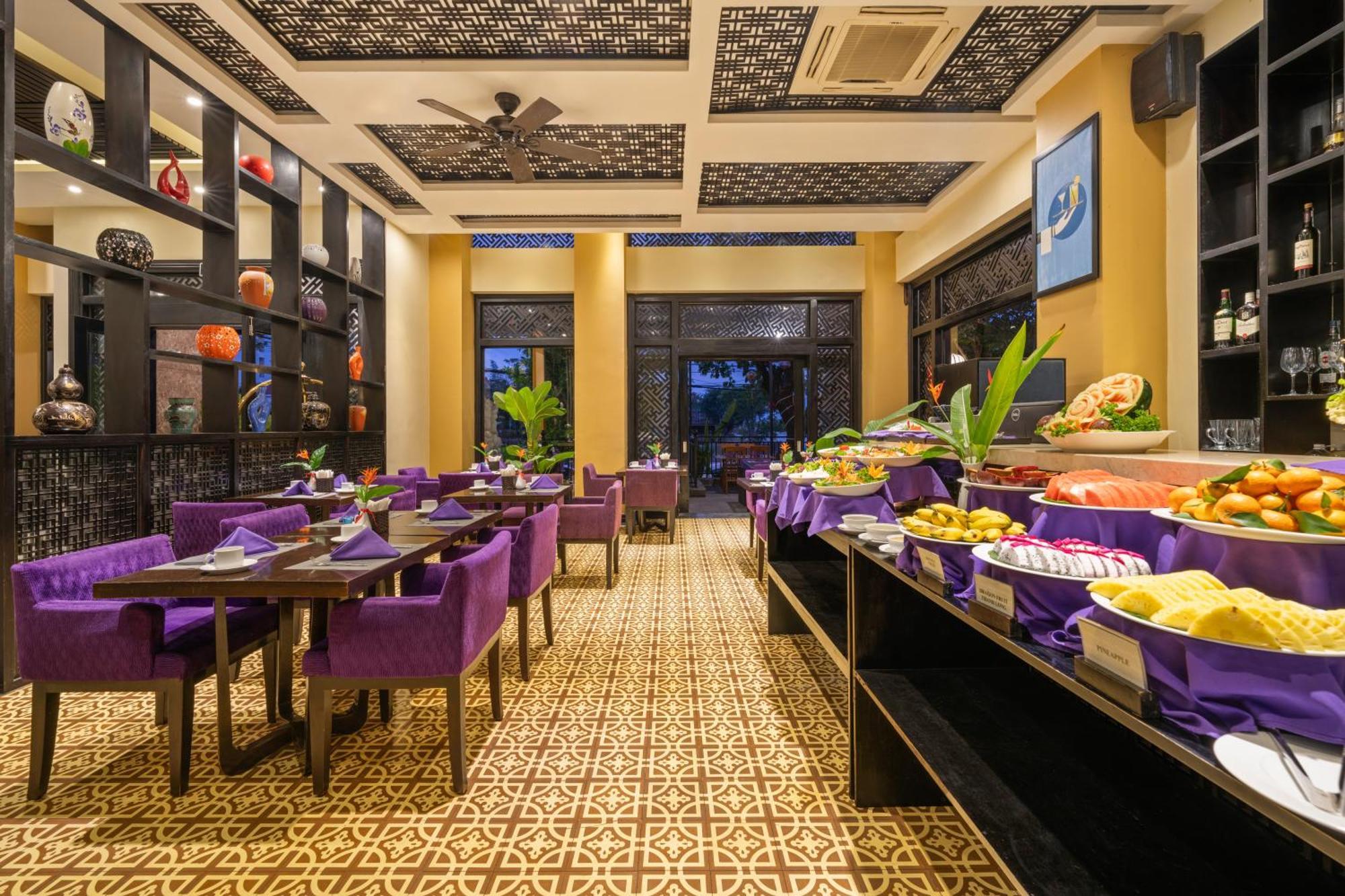 Royal Riverside Hoi An Hotel & Spa Eksteriør billede