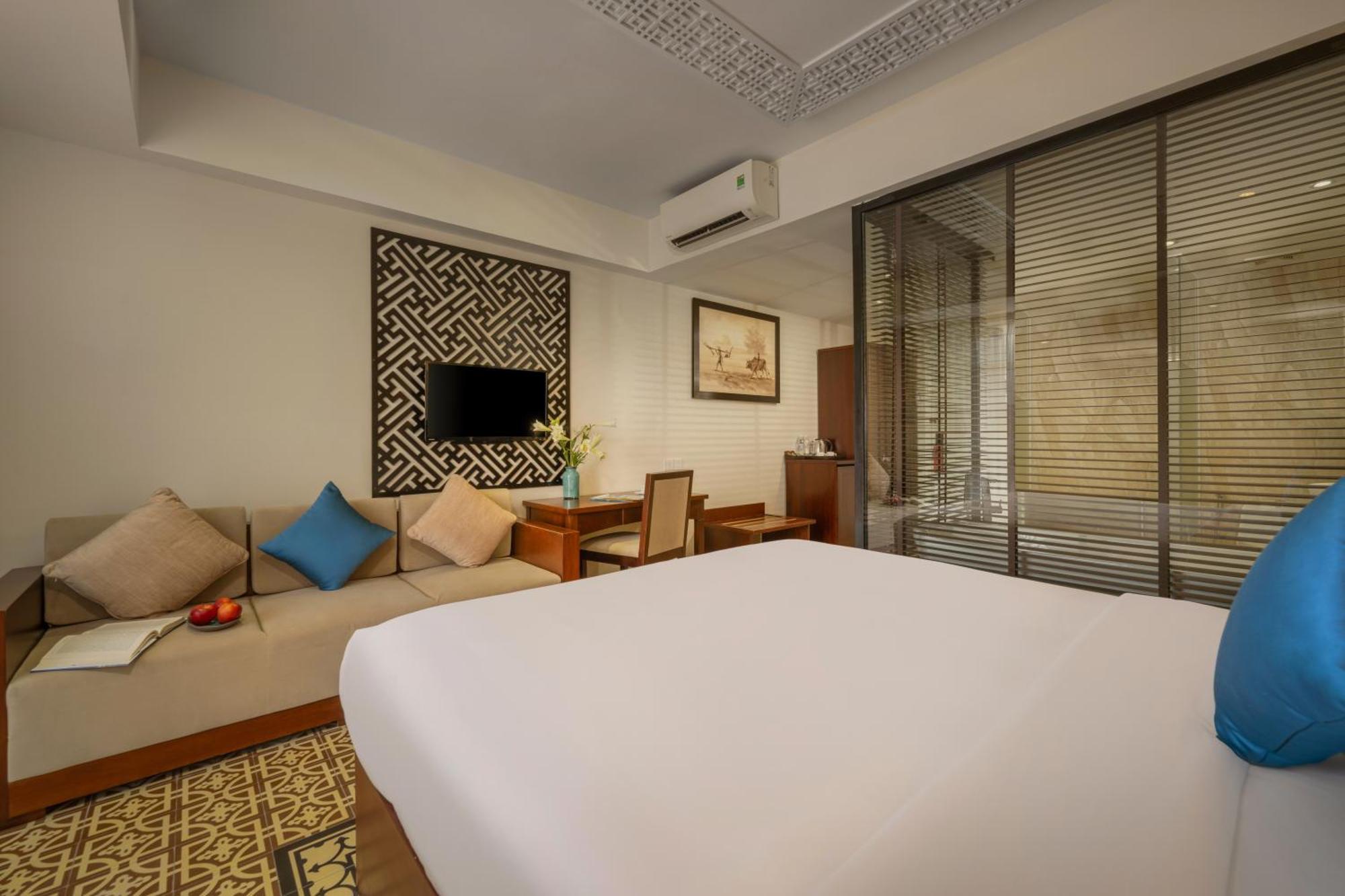 Royal Riverside Hoi An Hotel & Spa Eksteriør billede