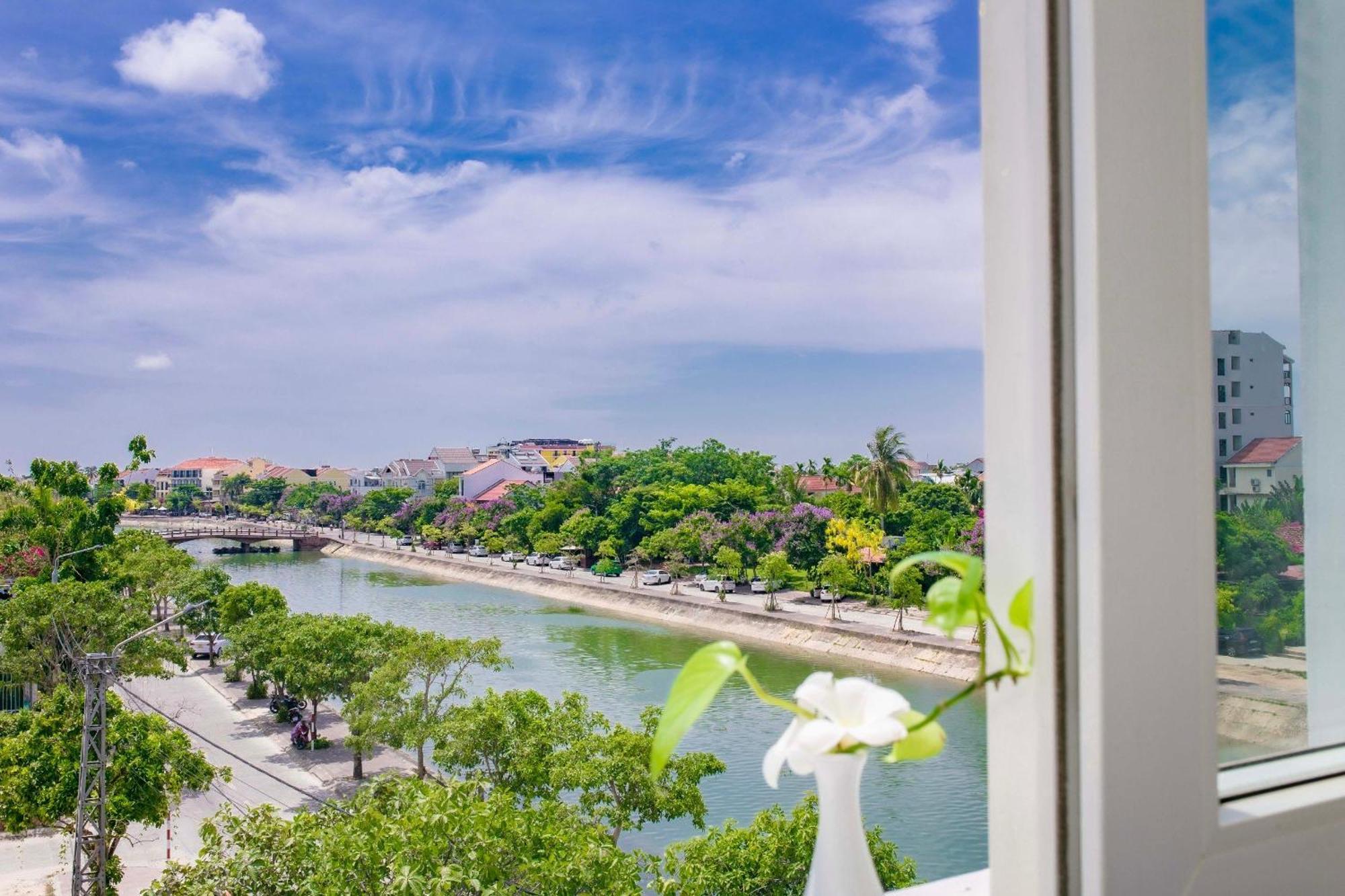 Royal Riverside Hoi An Hotel & Spa Eksteriør billede