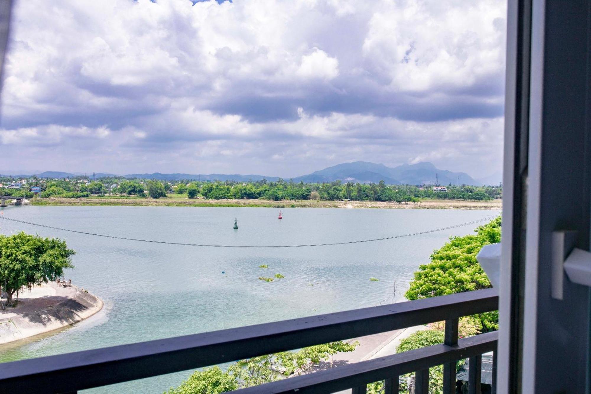 Royal Riverside Hoi An Hotel & Spa Eksteriør billede