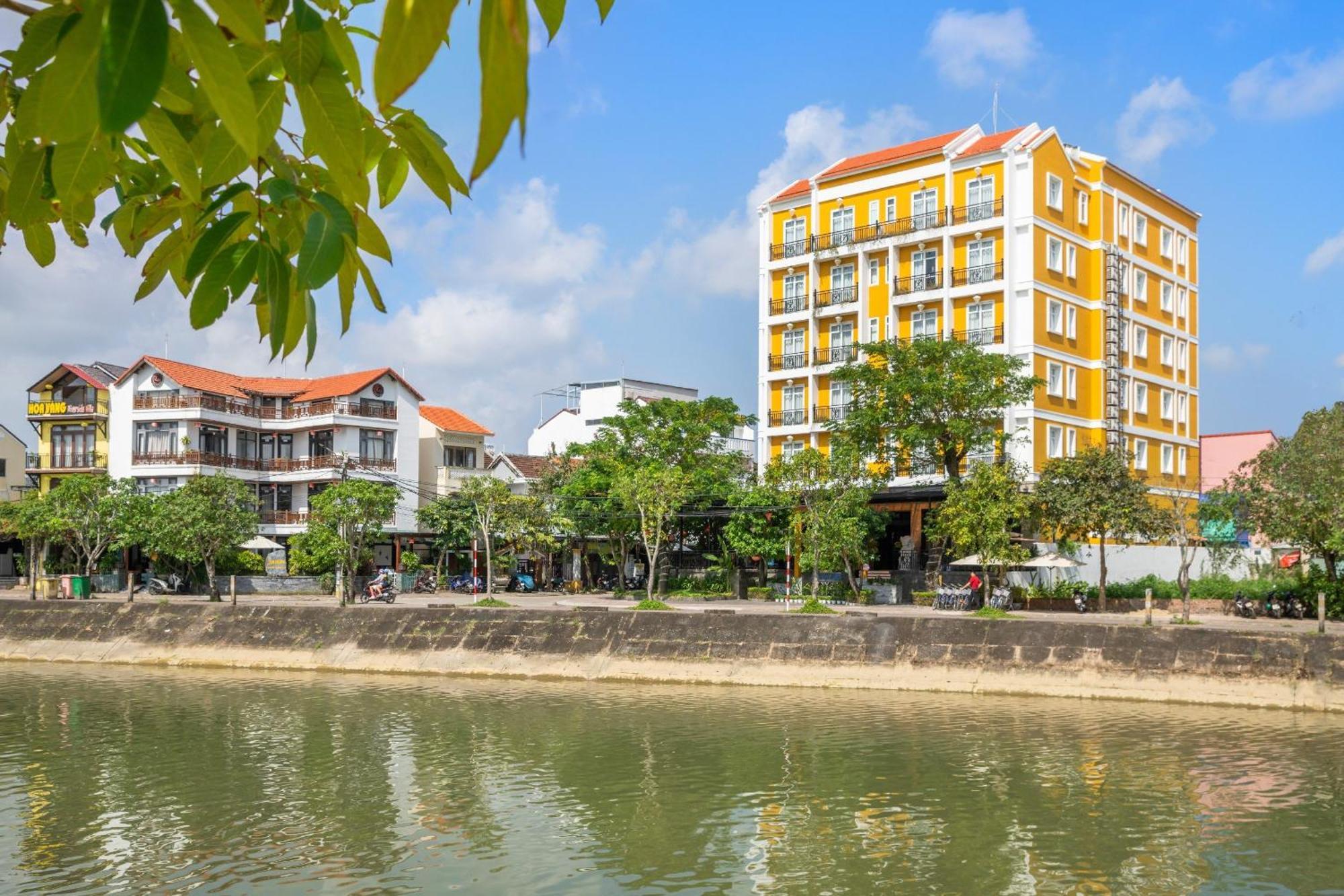Royal Riverside Hoi An Hotel & Spa Eksteriør billede